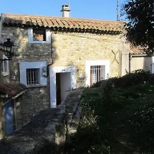 https://charmante-maison-centre-village-vue-sur-jardin.fr-provencehotel.com